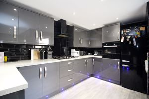 Kitchen- click for photo gallery